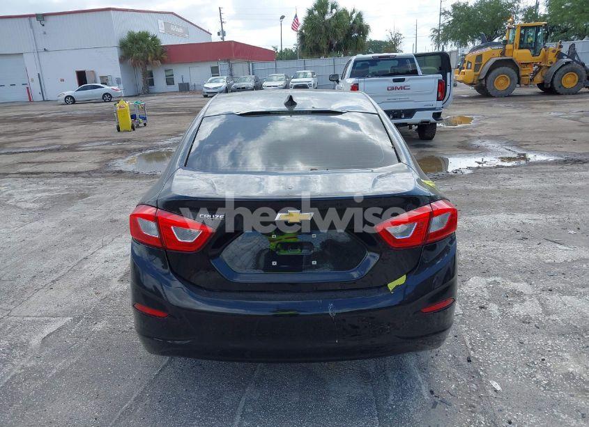 Photo 16 of 2018 Chevrolet Cruze LS AUTO (VIN 1G1BC5SM0J7119083)