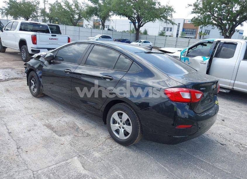 Photo 3 of 2018 Chevrolet Cruze LS AUTO (VIN 1G1BC5SM0J7119083)