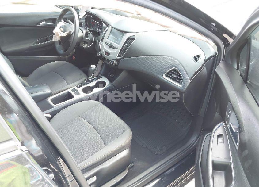 Photo 5 of 2018 Chevrolet Cruze LS AUTO (VIN 1G1BC5SM0J7119083)