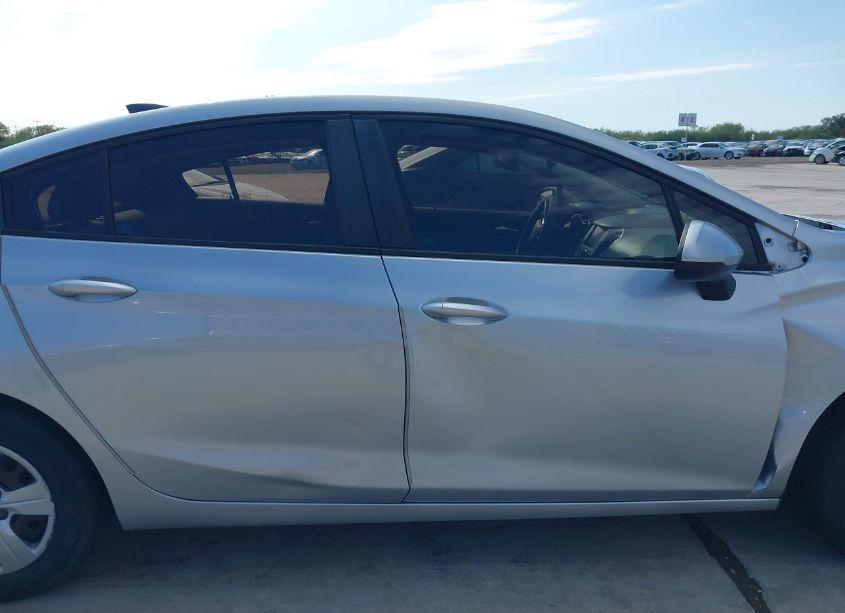 Photo 13 of 2018 Chevrolet Cruze LS AUTO (VIN 1G1BC5SM0J7126230)