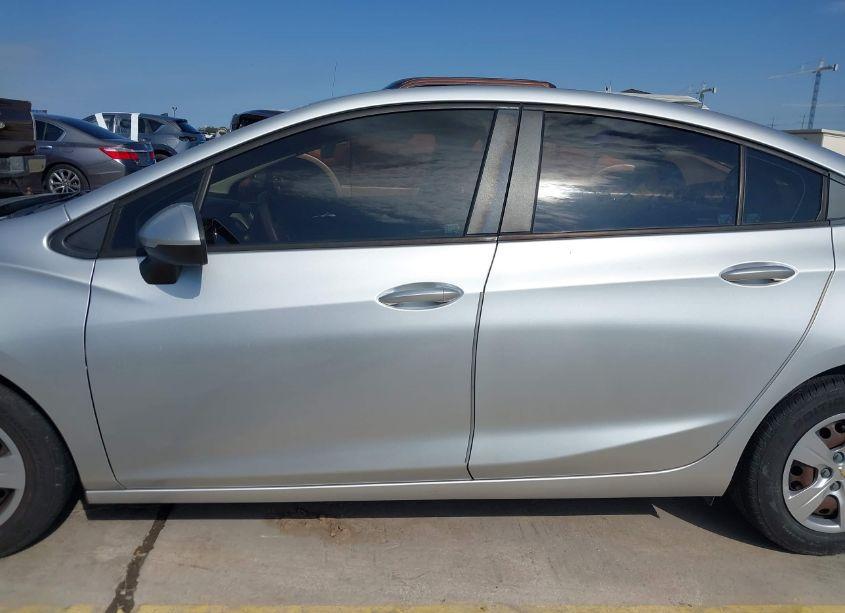 Photo 14 of 2018 Chevrolet Cruze LS AUTO (VIN 1G1BC5SM0J7126230)