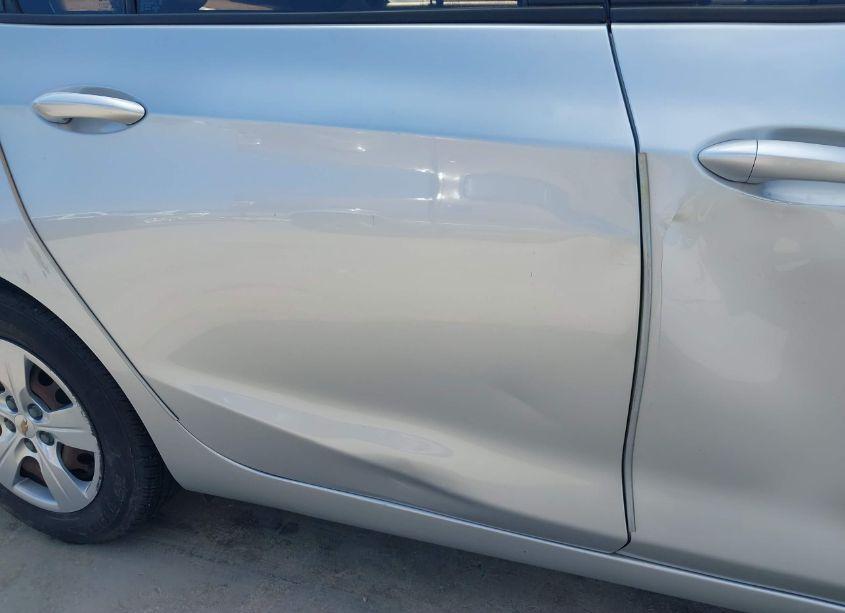 Photo 18 of 2018 Chevrolet Cruze LS AUTO (VIN 1G1BC5SM0J7126230)