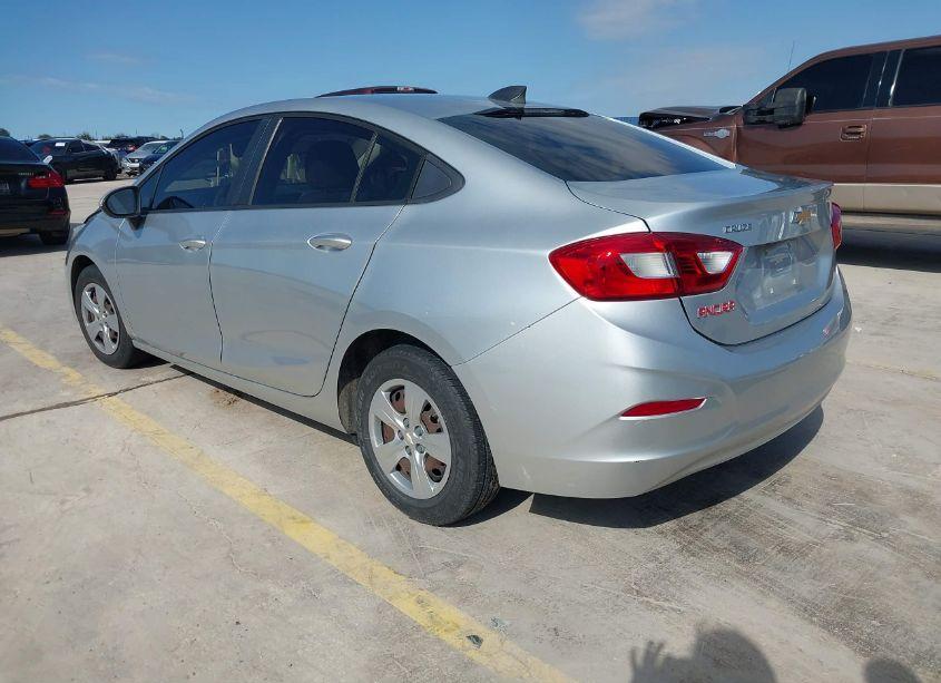 Photo 3 of 2018 Chevrolet Cruze LS AUTO (VIN 1G1BC5SM0J7126230)