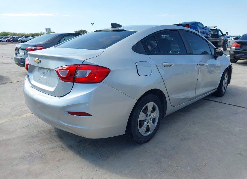 Photo 4 of 2018 Chevrolet Cruze LS AUTO (VIN 1G1BC5SM0J7126230)
