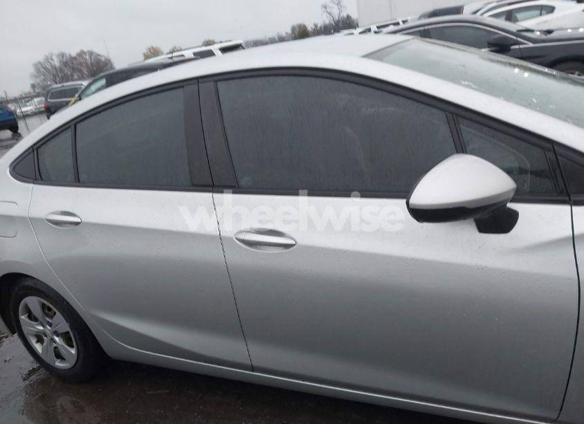 Photo 13 of 2018 Chevrolet Cruze LS AUTO (VIN 1G1BC5SM0J7136787)