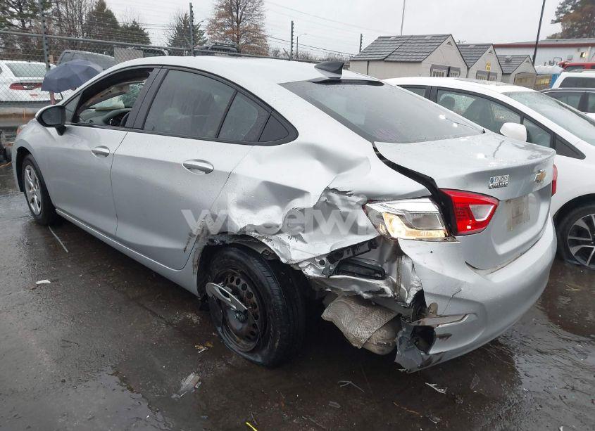 Photo 3 of 2018 Chevrolet Cruze LS AUTO (VIN 1G1BC5SM0J7136787)