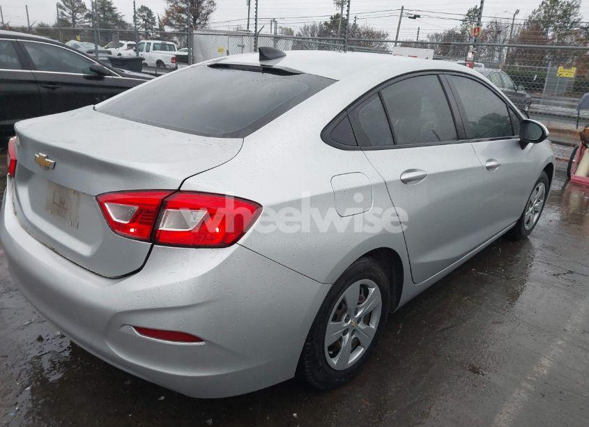 Photo 4 of 2018 Chevrolet Cruze LS AUTO (VIN 1G1BC5SM0J7136787)