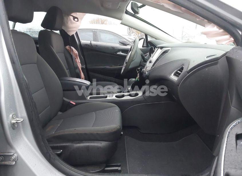 Photo 5 of 2018 Chevrolet Cruze LS AUTO (VIN 1G1BC5SM0J7136787)