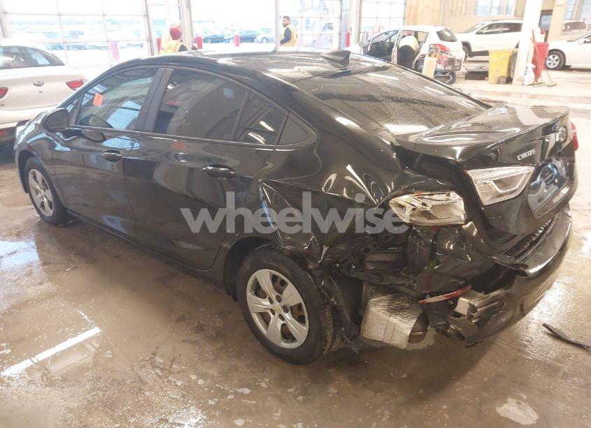 Photo 3 of 2018 Chevrolet Cruze LS AUTO (VIN 1G1BC5SM0J7143108)