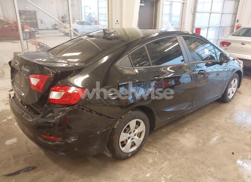 Photo 4 of 2018 Chevrolet Cruze LS AUTO (VIN 1G1BC5SM0J7143108)