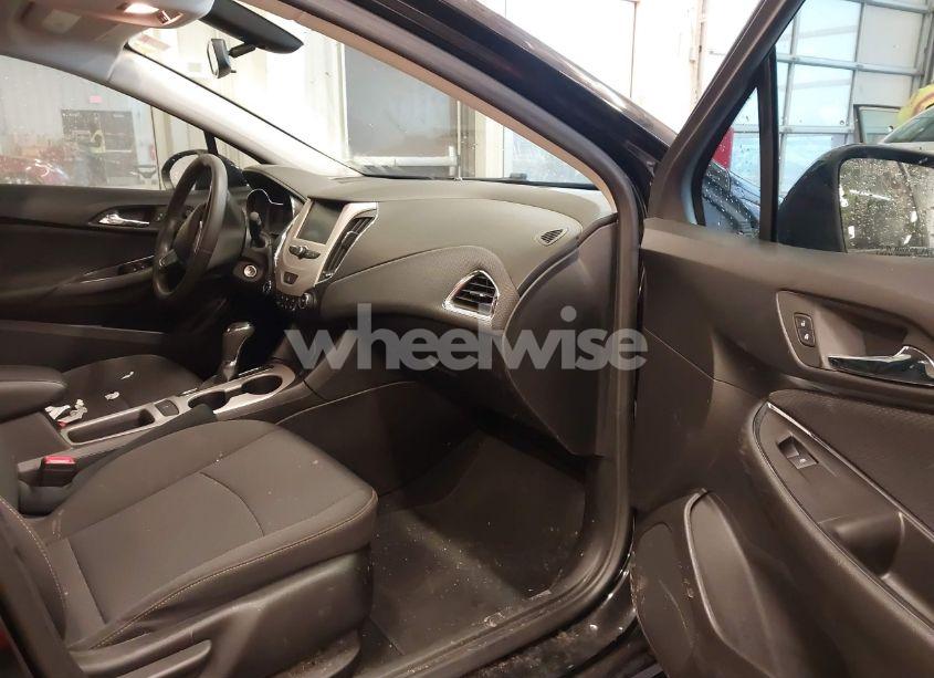 Photo 5 of 2018 Chevrolet Cruze LS AUTO (VIN 1G1BC5SM0J7143108)