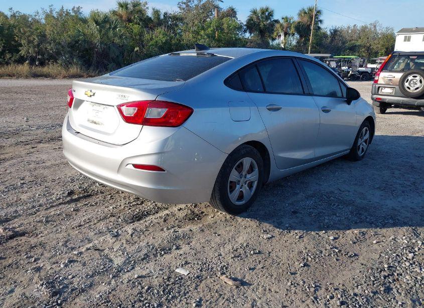 Photo 4 of 2018 Chevrolet Cruze LS AUTO (VIN 1G1BC5SM0J7148518)