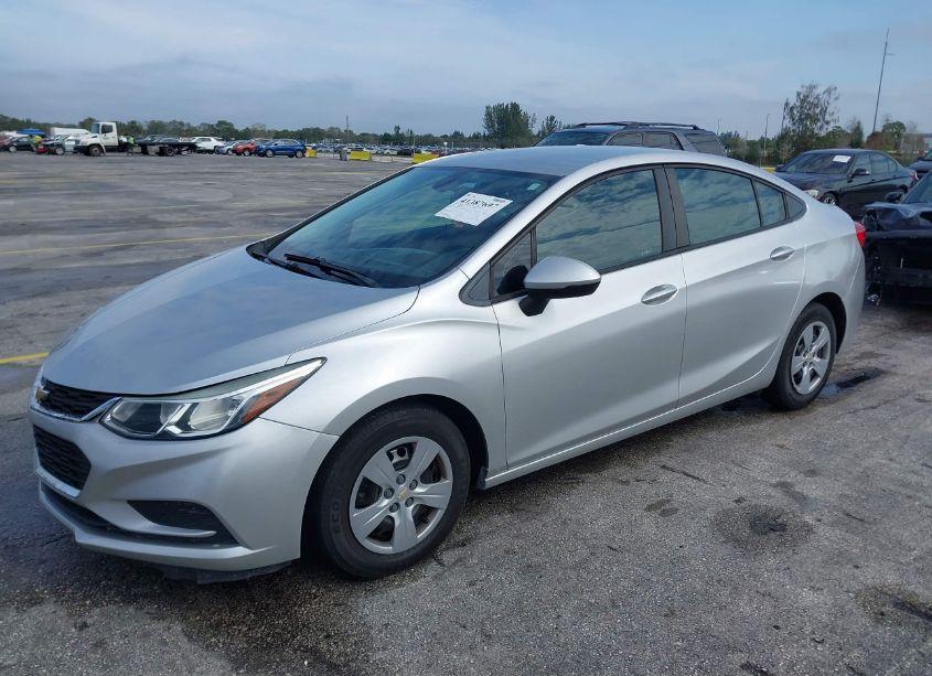 Photo 2 of 2018 Chevrolet Cruze LS AUTO (VIN 1G1BC5SM0J7149099)
