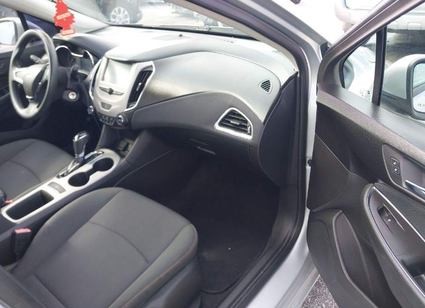 Photo 5 of 2018 Chevrolet Cruze LS AUTO (VIN 1G1BC5SM0J7149099)