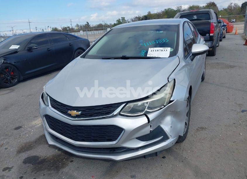 Photo 12 of 2018 Chevrolet Cruze LS AUTO (VIN 1G1BC5SM0J7156618)