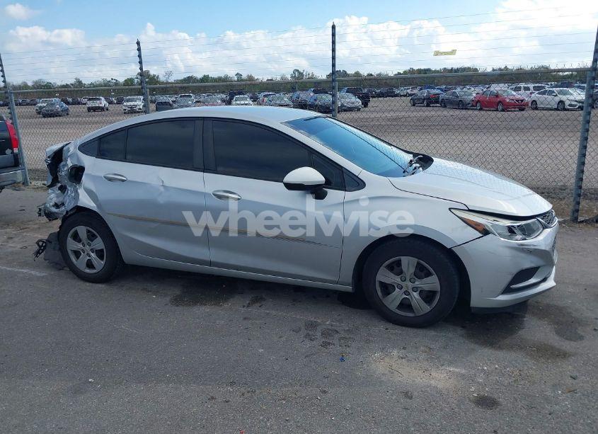 Photo 13 of 2018 Chevrolet Cruze LS AUTO (VIN 1G1BC5SM0J7156618)