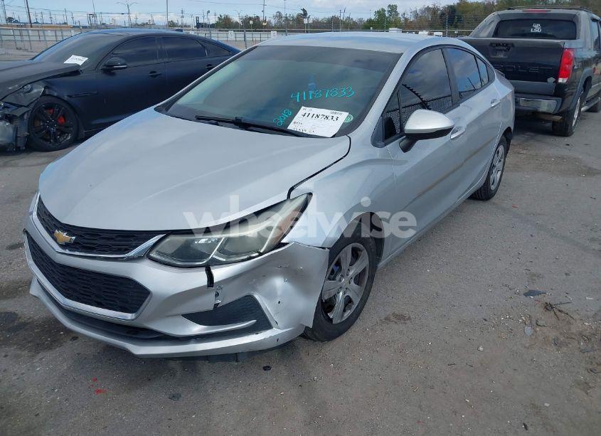 Photo 2 of 2018 Chevrolet Cruze LS AUTO (VIN 1G1BC5SM0J7156618)