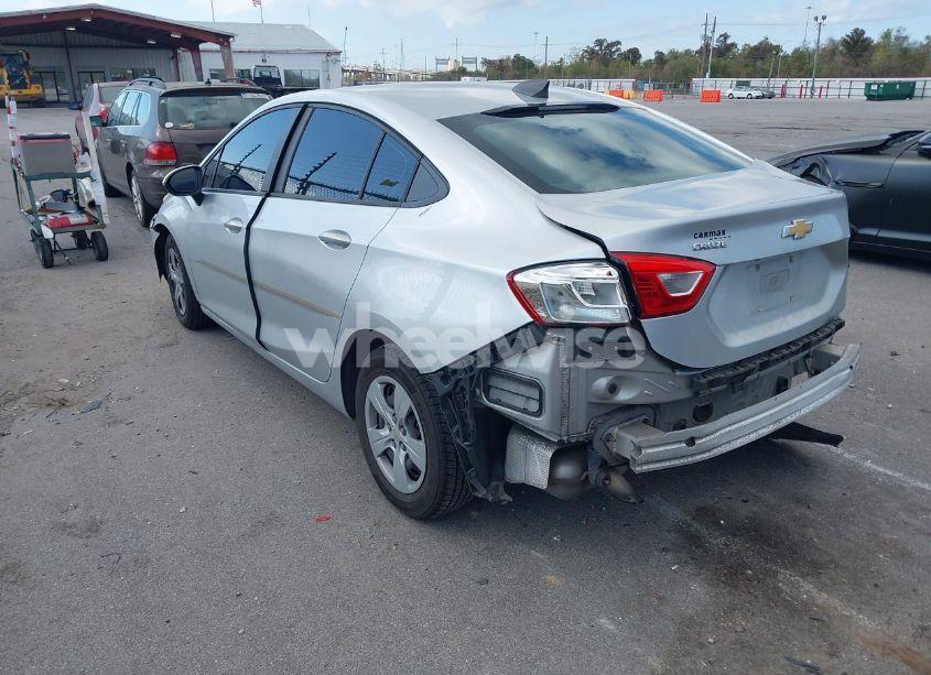 Photo 3 of 2018 Chevrolet Cruze LS AUTO (VIN 1G1BC5SM0J7156618)