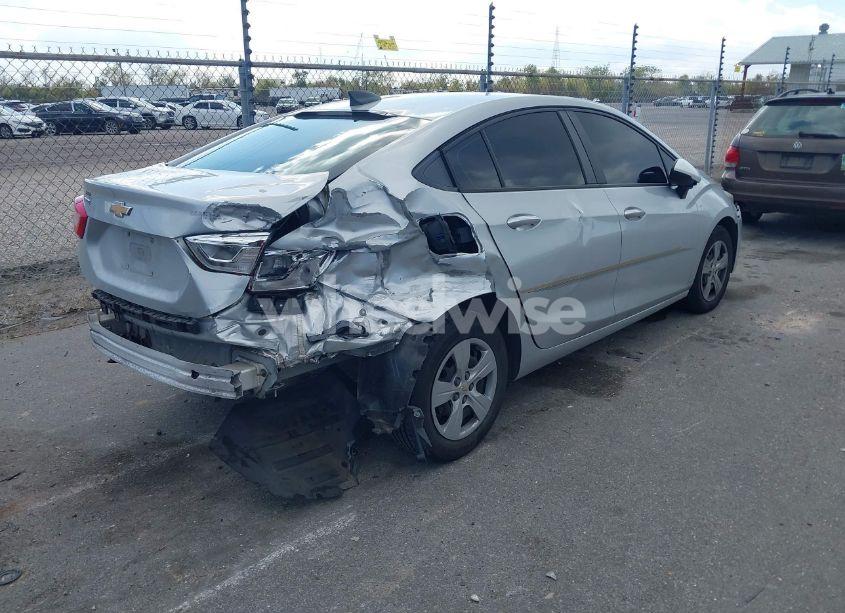 Photo 4 of 2018 Chevrolet Cruze LS AUTO (VIN 1G1BC5SM0J7156618)