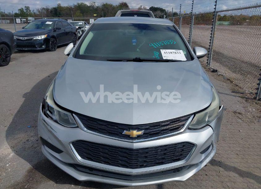 Photo 6 of 2018 Chevrolet Cruze LS AUTO (VIN 1G1BC5SM0J7156618)
