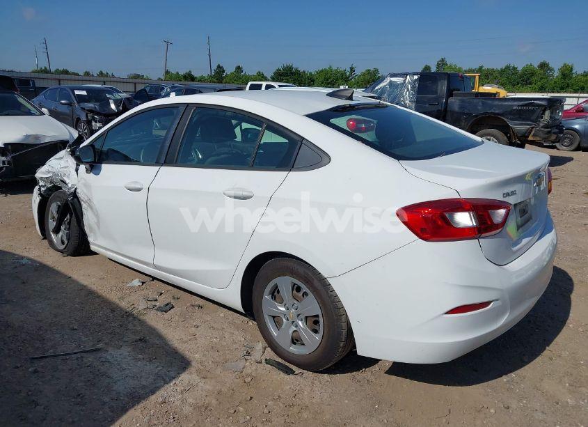 Photo 3 of 2018 Chevrolet Cruze LS AUTO (VIN 1G1BC5SM0J7172284)