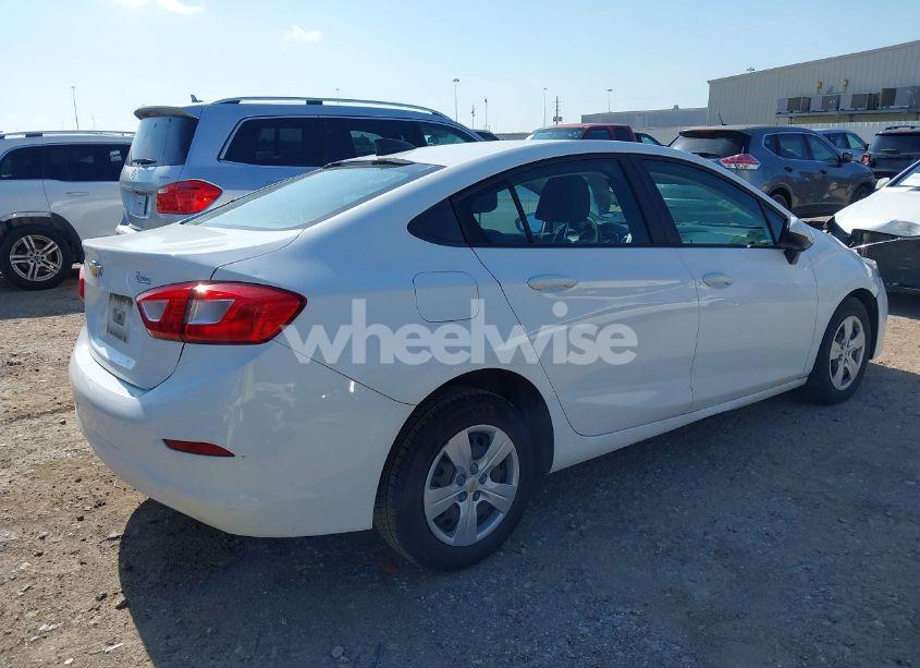 Photo 4 of 2018 Chevrolet Cruze LS AUTO (VIN 1G1BC5SM0J7172284)