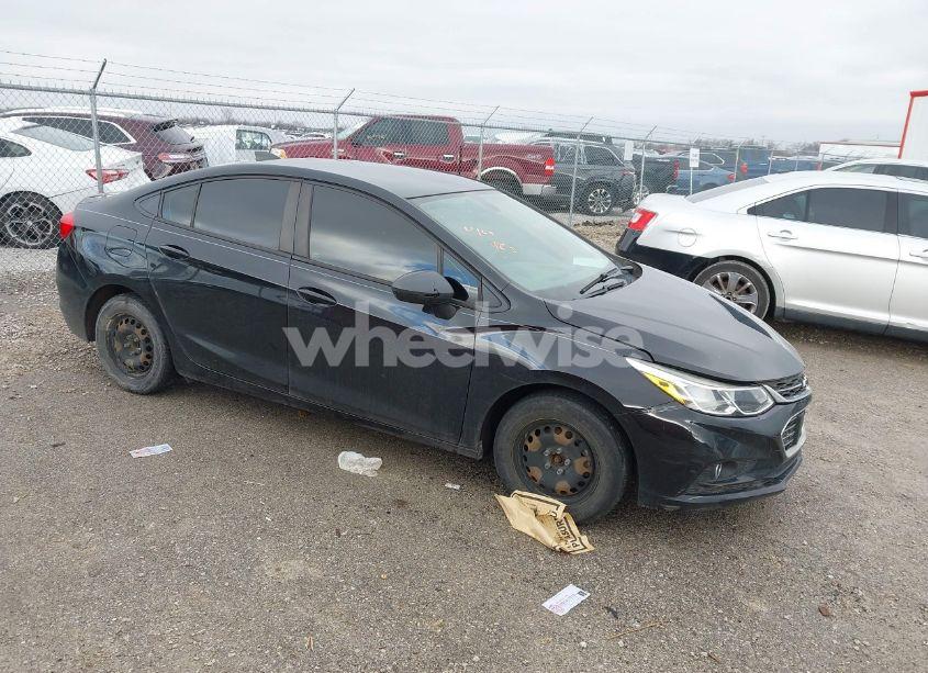 2018 Chevrolet Cruze LS AUTO (VIN 1G1BC5SM0J7216610) main photo