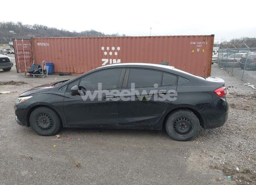 Photo 14 of 2018 Chevrolet Cruze LS AUTO (VIN 1G1BC5SM0J7216610)