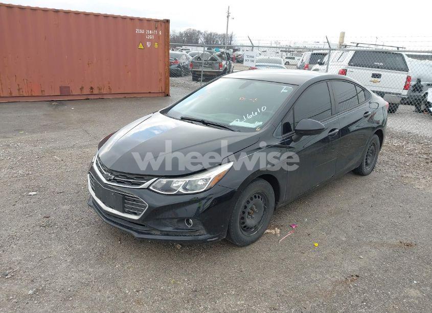 Photo 2 of 2018 Chevrolet Cruze LS AUTO (VIN 1G1BC5SM0J7216610)