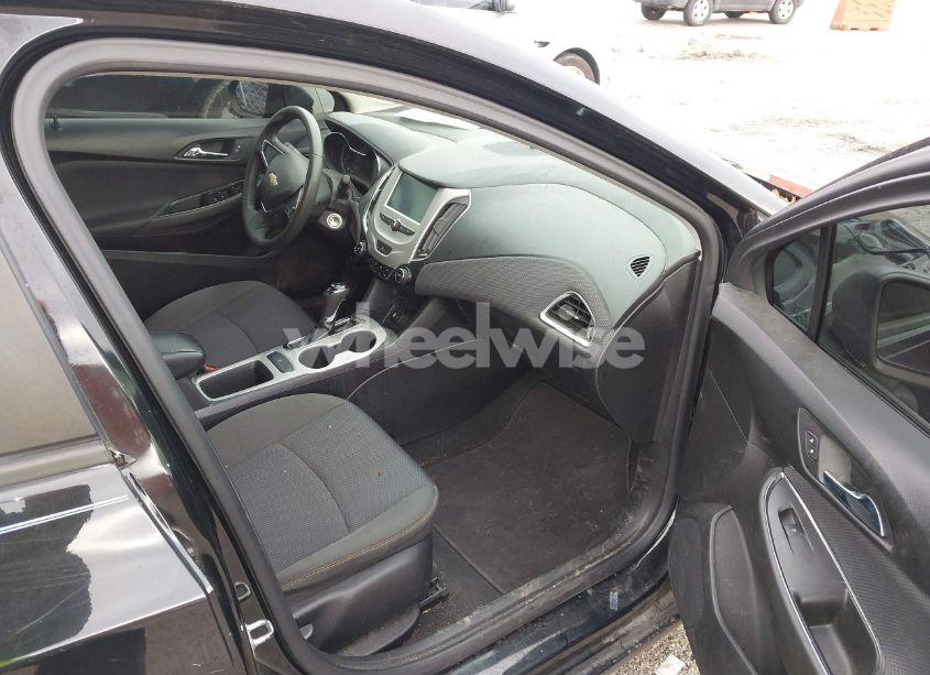 Photo 5 of 2018 Chevrolet Cruze LS AUTO (VIN 1G1BC5SM0J7216610)