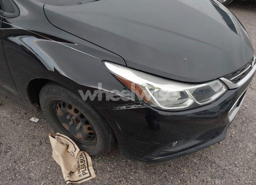 Photo 6 of 2018 Chevrolet Cruze LS AUTO (VIN 1G1BC5SM0J7216610)