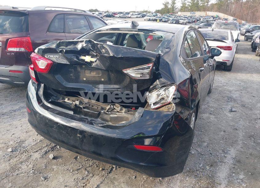 Photo 16 of 2018 Chevrolet Cruze LS AUTO (VIN 1G1BC5SM0J7236839)