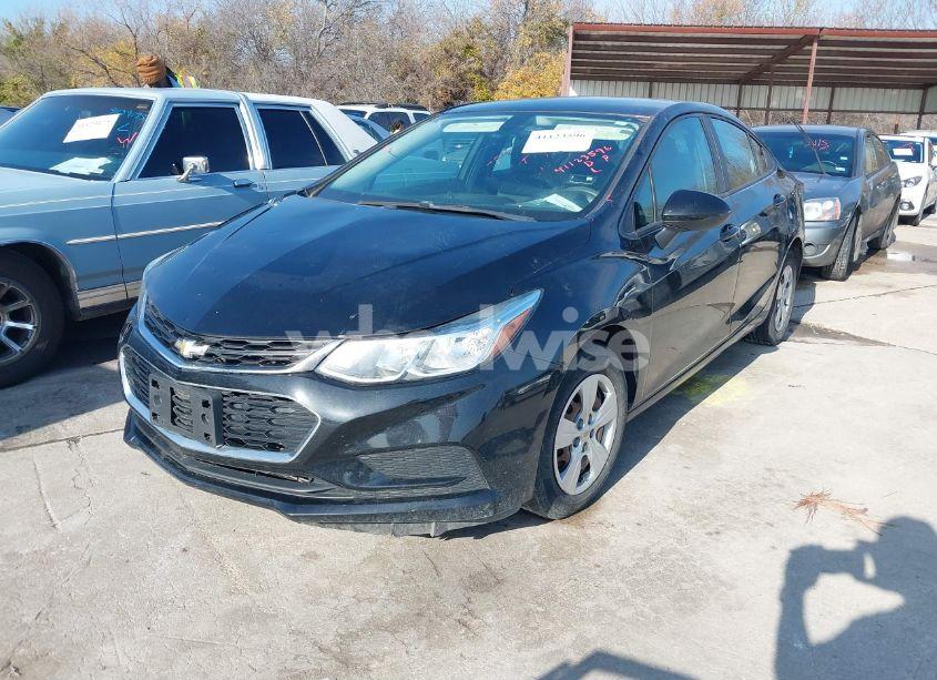 Photo 2 of 2018 Chevrolet Cruze LS AUTO (VIN 1G1BC5SM0J7239854)