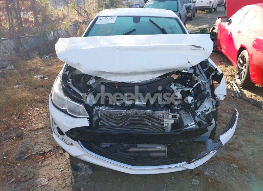 Photo 12 of 2019 Chevrolet Cruze LS (VIN 1G1BC5SM0K7122468)