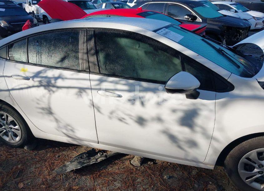 Photo 13 of 2019 Chevrolet Cruze LS (VIN 1G1BC5SM0K7122468)