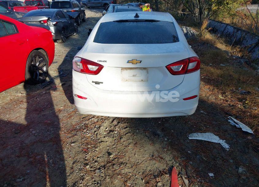 Photo 16 of 2019 Chevrolet Cruze LS (VIN 1G1BC5SM0K7122468)