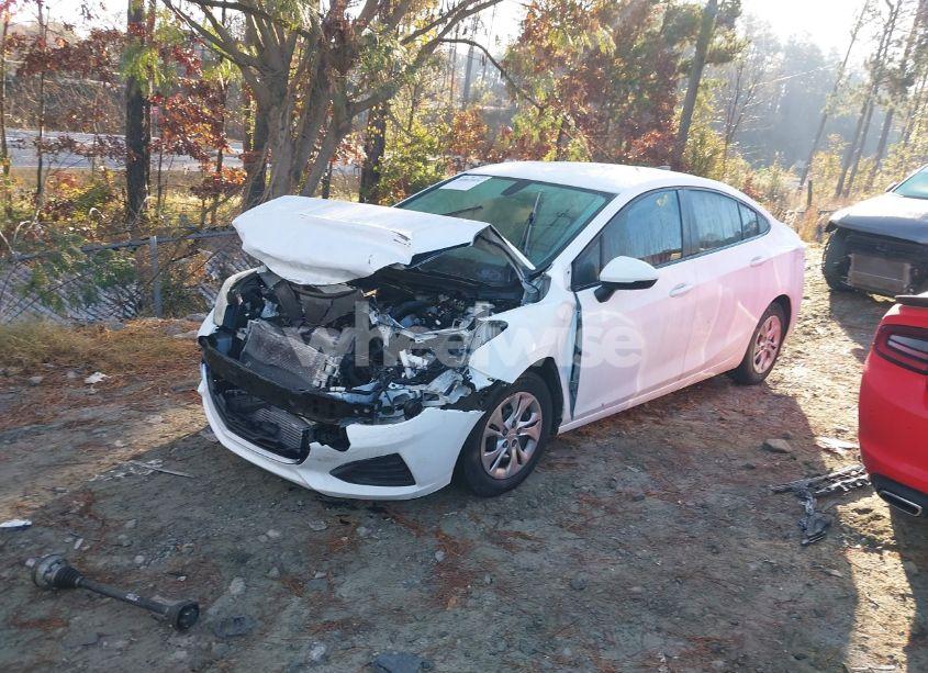 Photo 2 of 2019 Chevrolet Cruze LS (VIN 1G1BC5SM0K7122468)