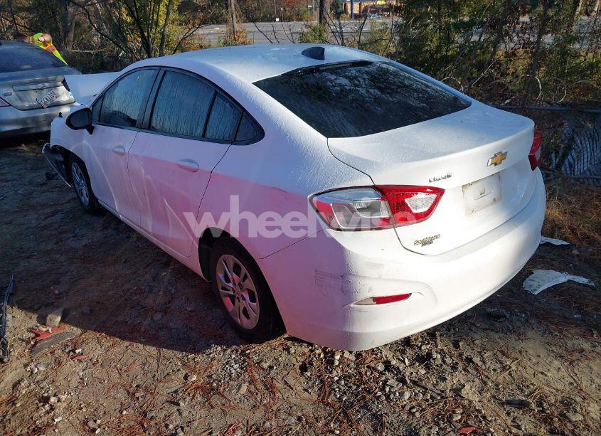 Photo 3 of 2019 Chevrolet Cruze LS (VIN 1G1BC5SM0K7122468)