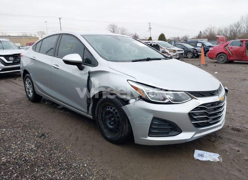 2019 Chevrolet Cruze LS (VIN 1G1BC5SM0K7135558) main photo