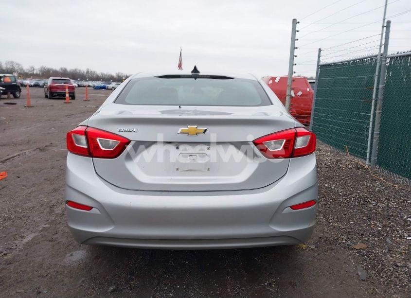 Photo 16 of 2019 Chevrolet Cruze LS (VIN 1G1BC5SM0K7135558)