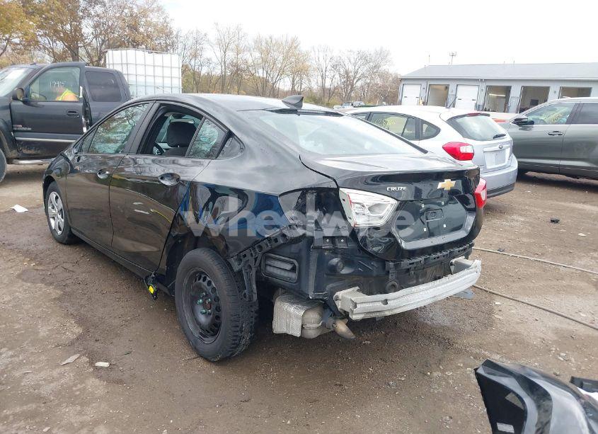 Photo 3 of 2016 Chevrolet Cruze LS AUTO (VIN 1G1BC5SM1G7266831)