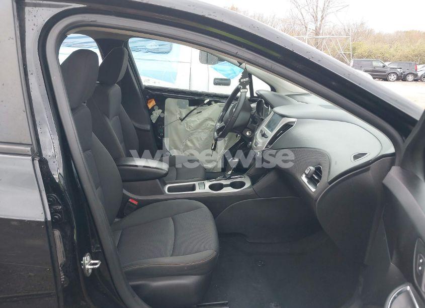 Photo 5 of 2016 Chevrolet Cruze LS AUTO (VIN 1G1BC5SM1G7266831)