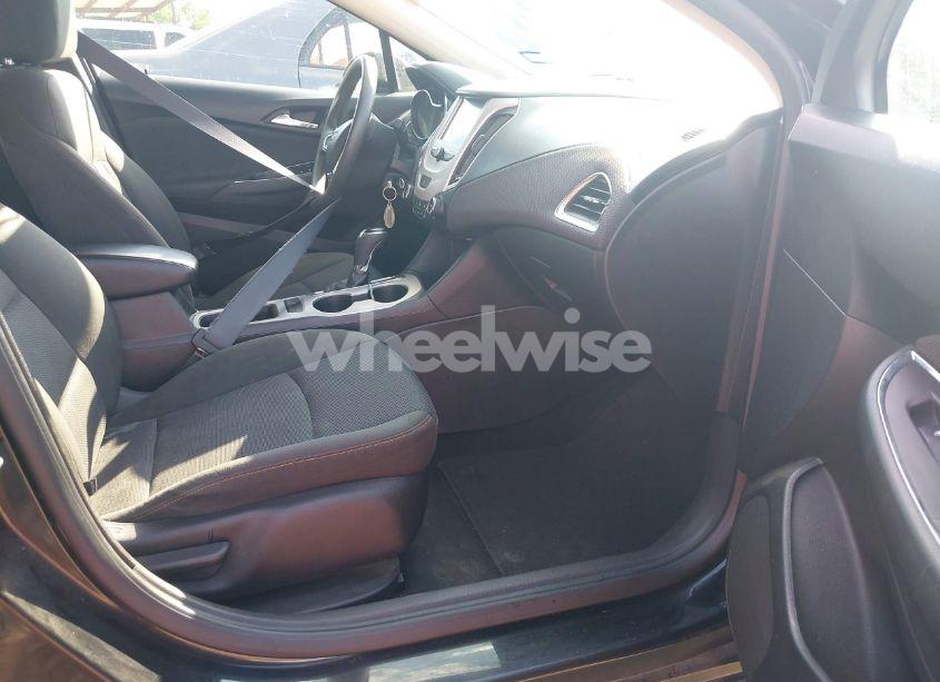 Photo 5 of 2016 Chevrolet Cruze LS AUTO (VIN 1G1BC5SM1G7273472)