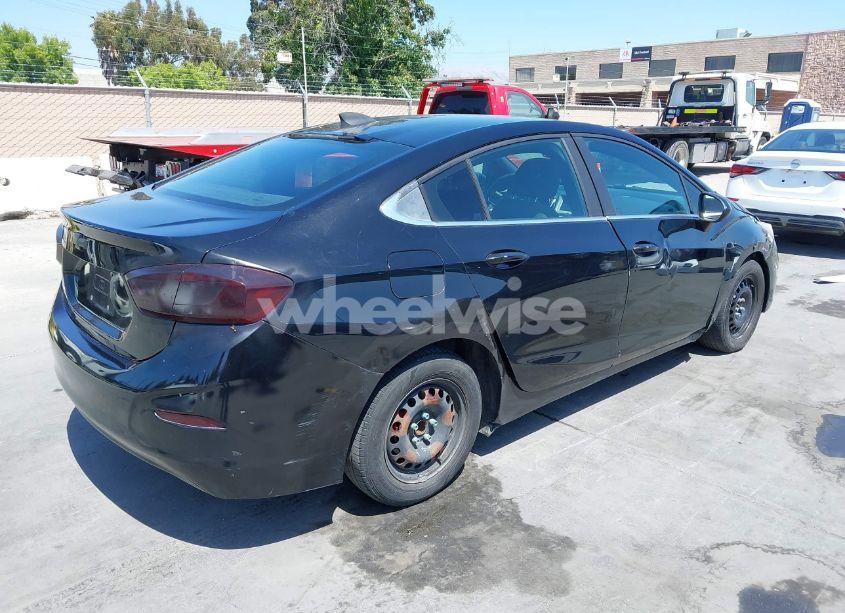 Photo 4 of 2016 Chevrolet Cruze LS AUTO (VIN 1G1BC5SM1G7285315)