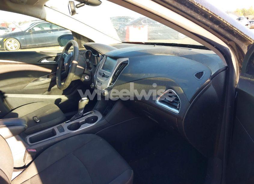 Photo 5 of 2016 Chevrolet Cruze LS AUTO (VIN 1G1BC5SM1G7303814)