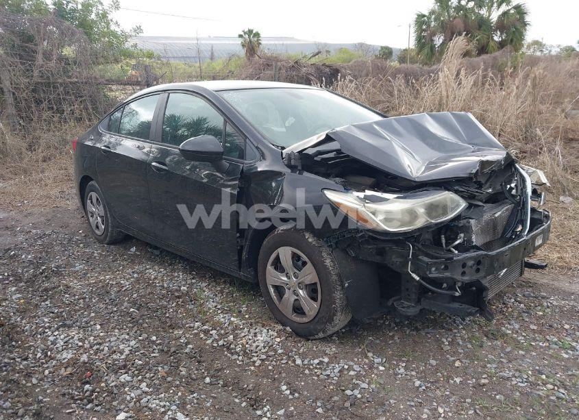 2017 Chevrolet Cruze LS AUTO (VIN 1G1BC5SM1H7113495) main photo