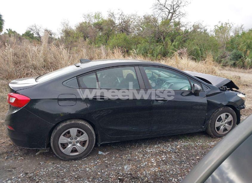 Photo 14 of 2017 Chevrolet Cruze LS AUTO (VIN 1G1BC5SM1H7113495)