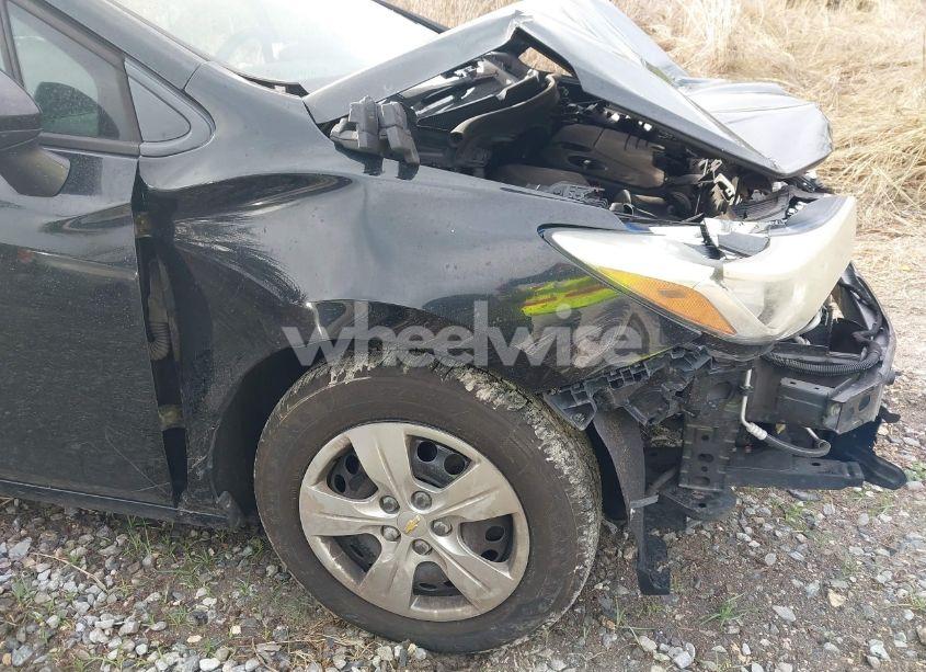 Photo 18 of 2017 Chevrolet Cruze LS AUTO (VIN 1G1BC5SM1H7113495)