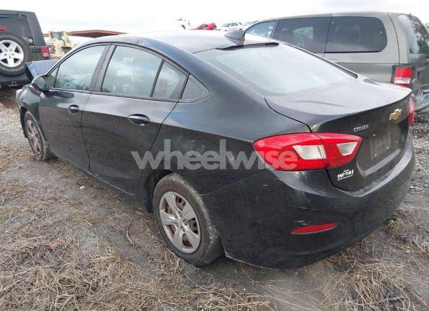 Photo 3 of 2017 Chevrolet Cruze LS AUTO (VIN 1G1BC5SM1H7113495)