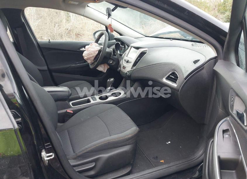 Photo 5 of 2017 Chevrolet Cruze LS AUTO (VIN 1G1BC5SM1H7113495)